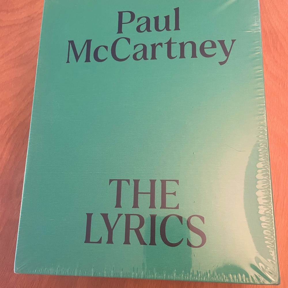 Paul McCartney: The Lyrics, 2 alphabetically arranged volumes of 154 songs. New.